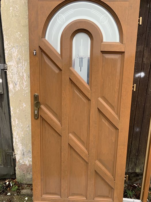 Drzwi wejściowe drewniane
