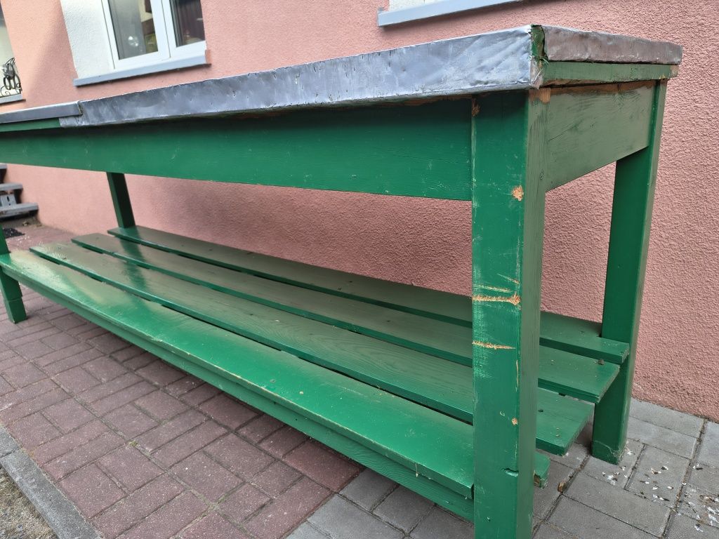 Duży stół rzeźnicki.