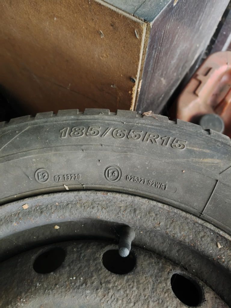 Firestone winterhawk 3 185/65 R15 koła opony zimowe opel corsa