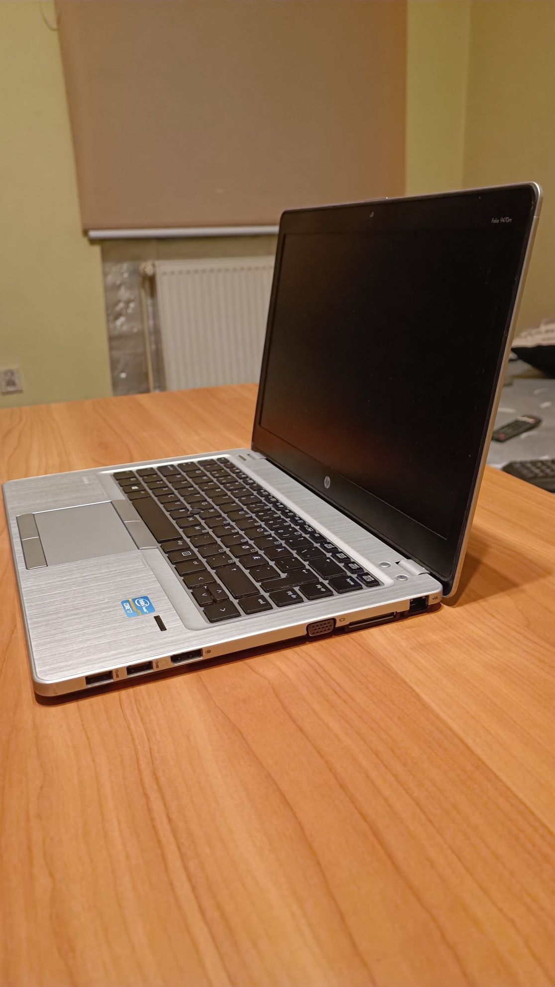 HP ultrabook i7/ RAM 8GB/ 180GB SSD