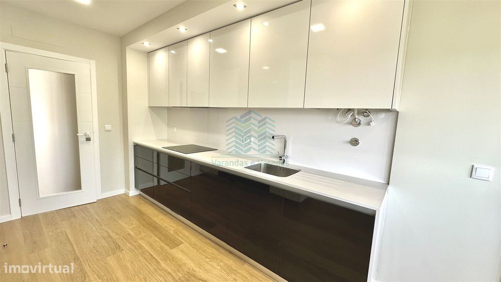 Excelente apartamento T4 Novo, em Santa Maria dos Olivais, Tomar