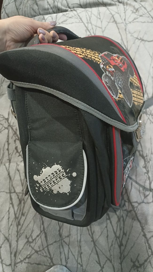 Сумка рюкзак шкільний ортопедичний каркасний ранець для хлопчика