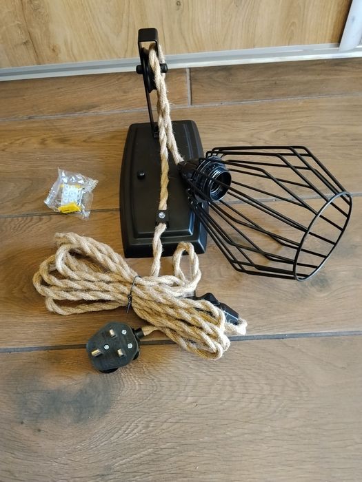 Kinkiet lampa wisząca