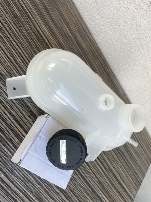 Бачок ОЖ M20 BMW e30/e28