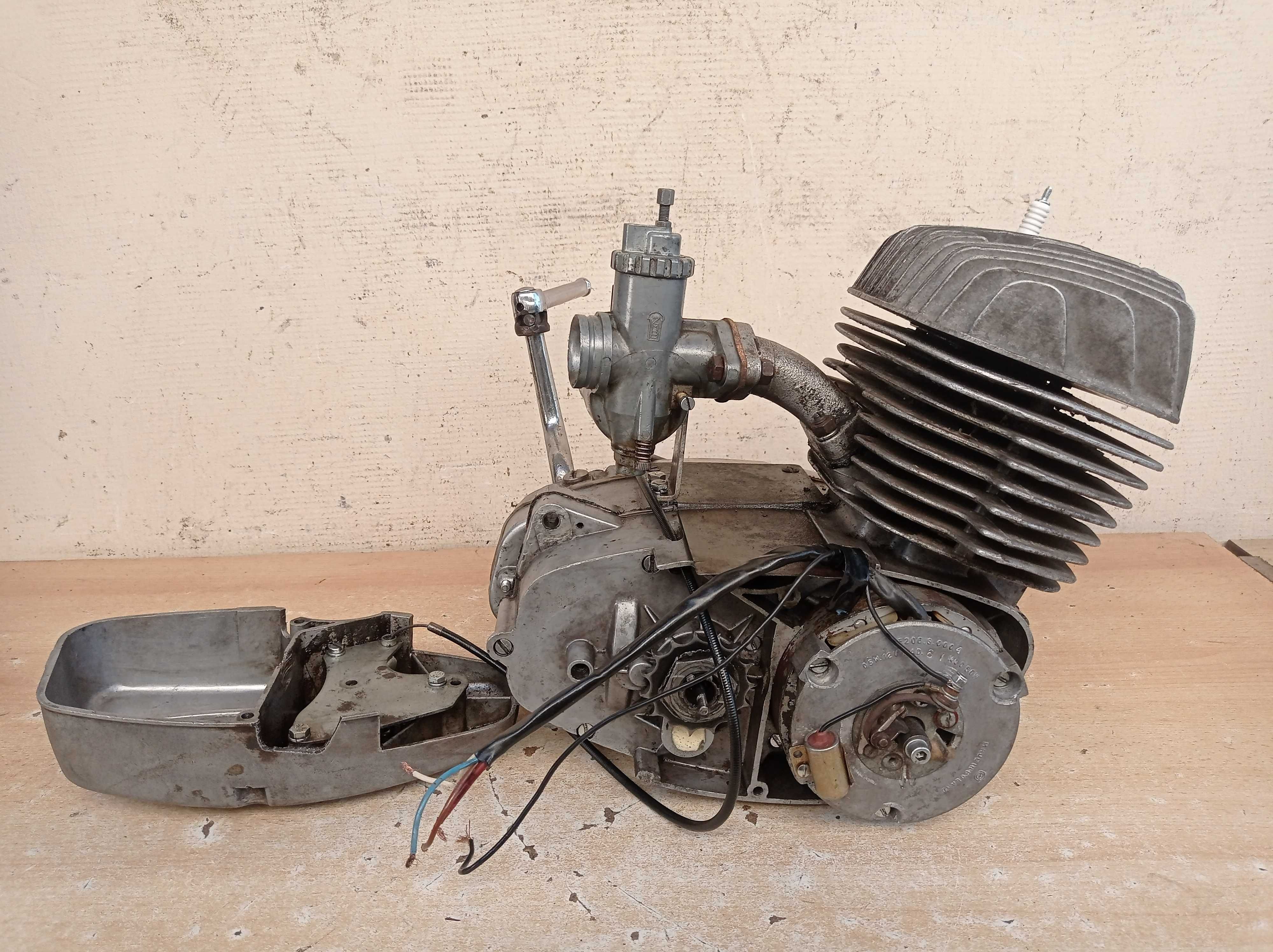Silnik 175 W2 - Wiatr - NR 33736 - SHL Gazela - WSK M21W2 (czerw)