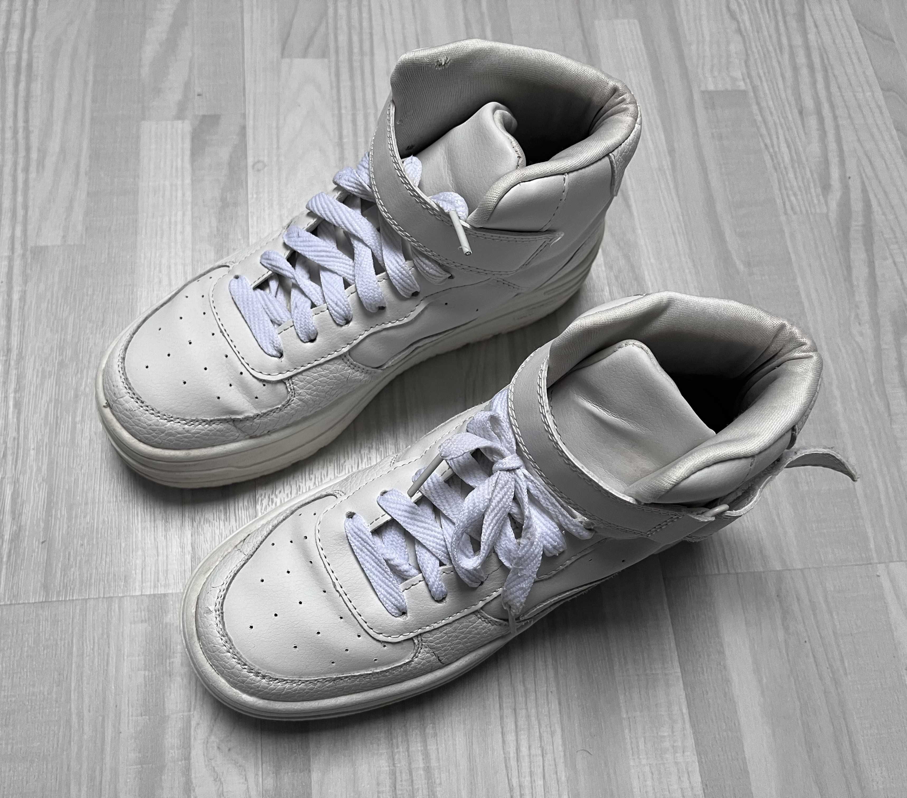 BERSHKA botki białe sneakersy sportowe z paskiem 36