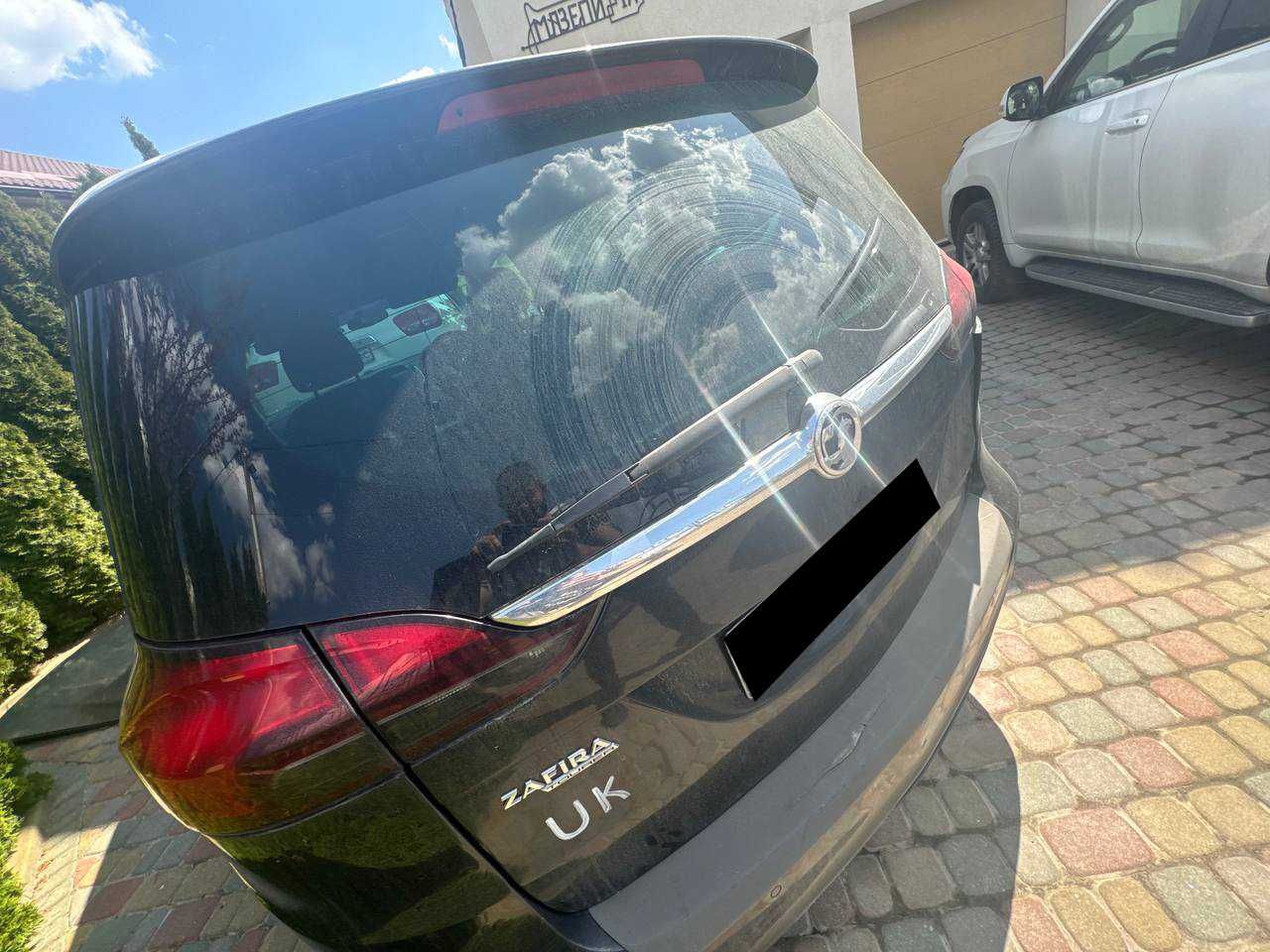 Кришка Багажника в зборі зі склом до Opel Zafira C 2012-2016