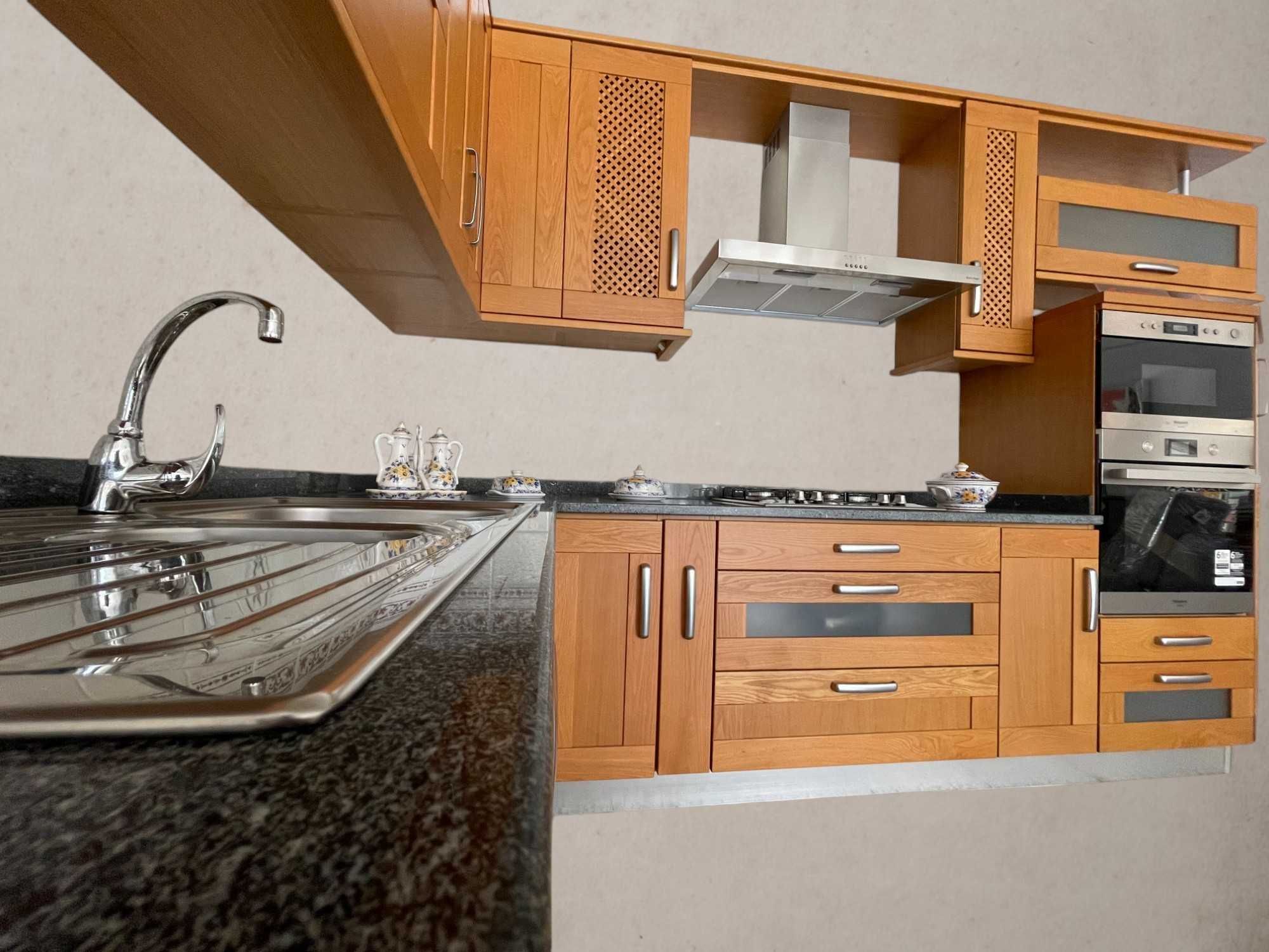 Cozinha em Carvalho- Nova