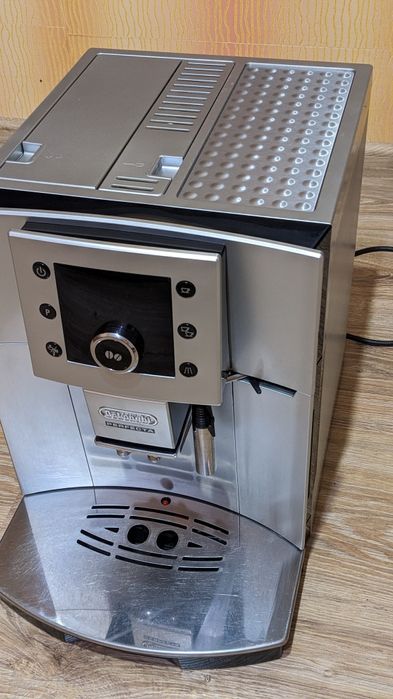 Кавоварка, кавомашина Delonghi Perfecta