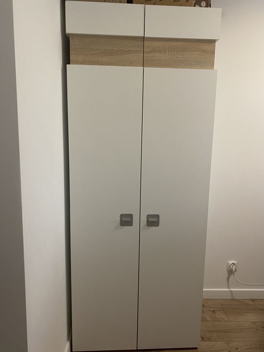 Szafa z półką i drążkiem