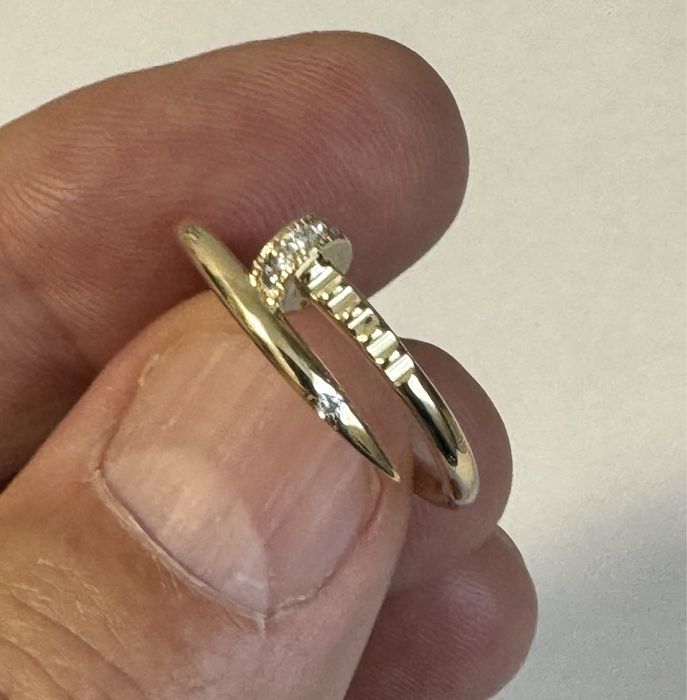 тое кольцо "Cartier" с бриллиантами