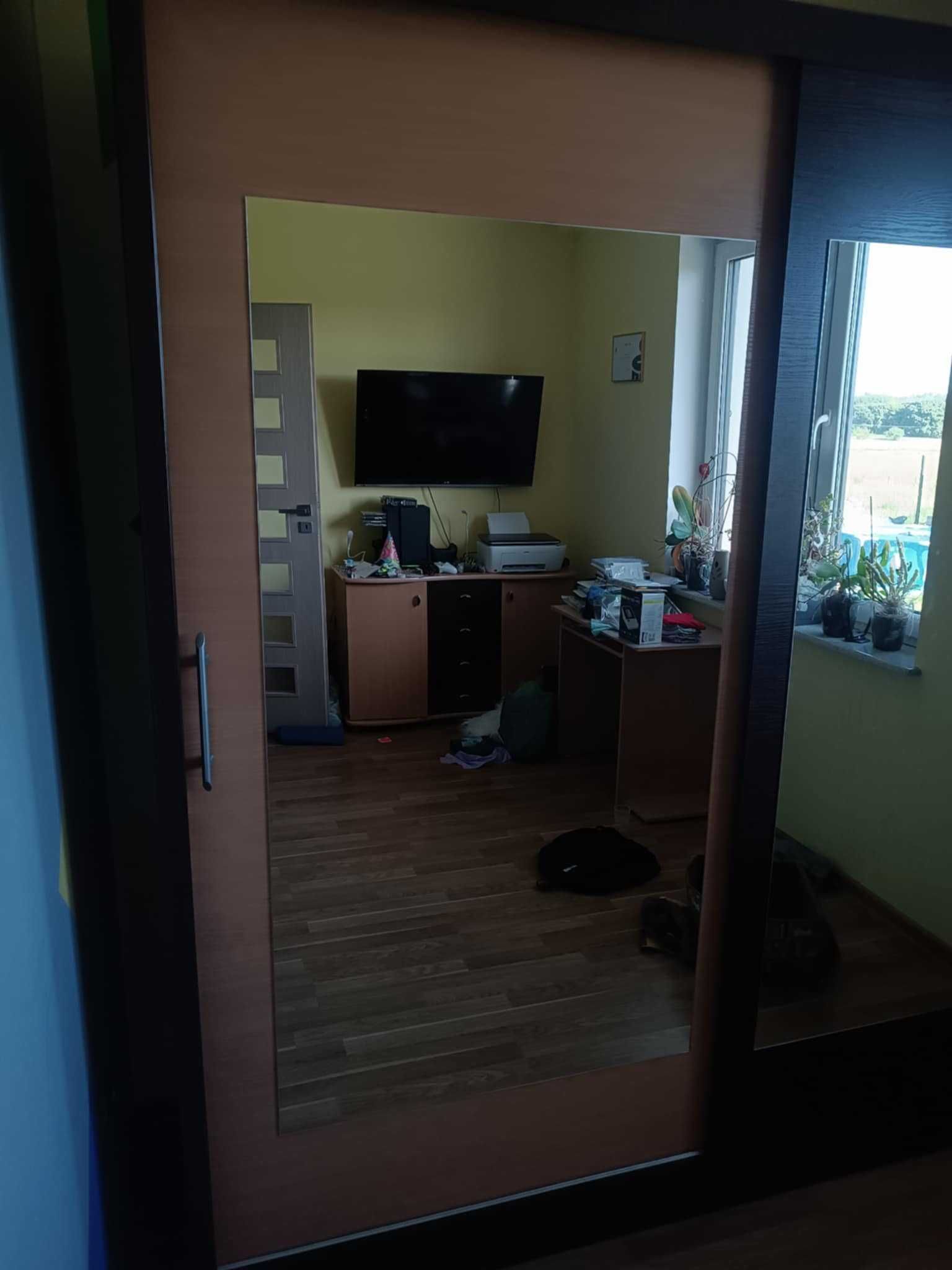 Szafa z lustrem. Duża st db