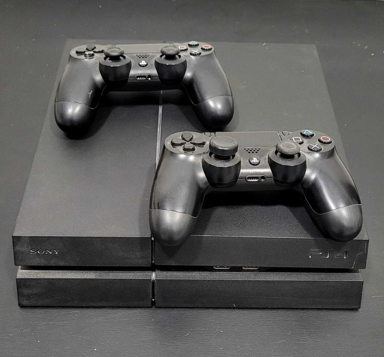 Playstation 4, 2 comandos e 7 jogos