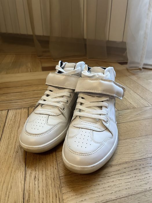 Кросівки Zara