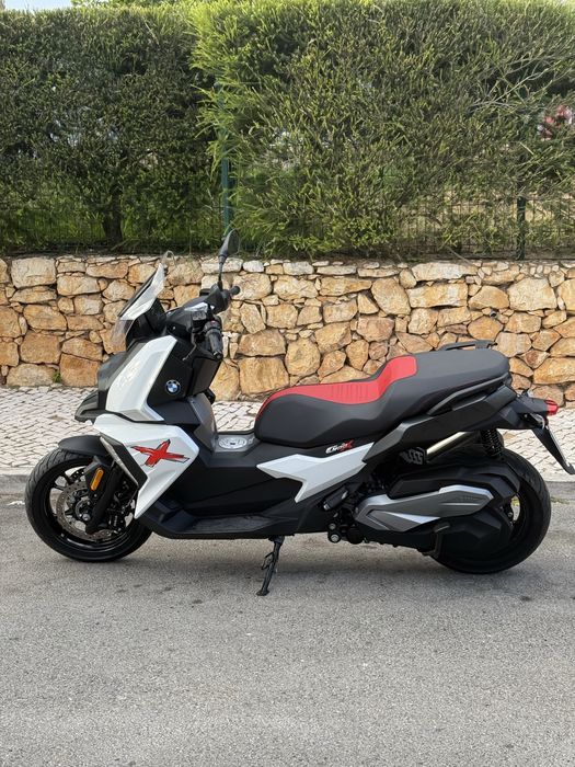 BMW C 400 X — 1.354 km — Estado de Nova - Connectivity
