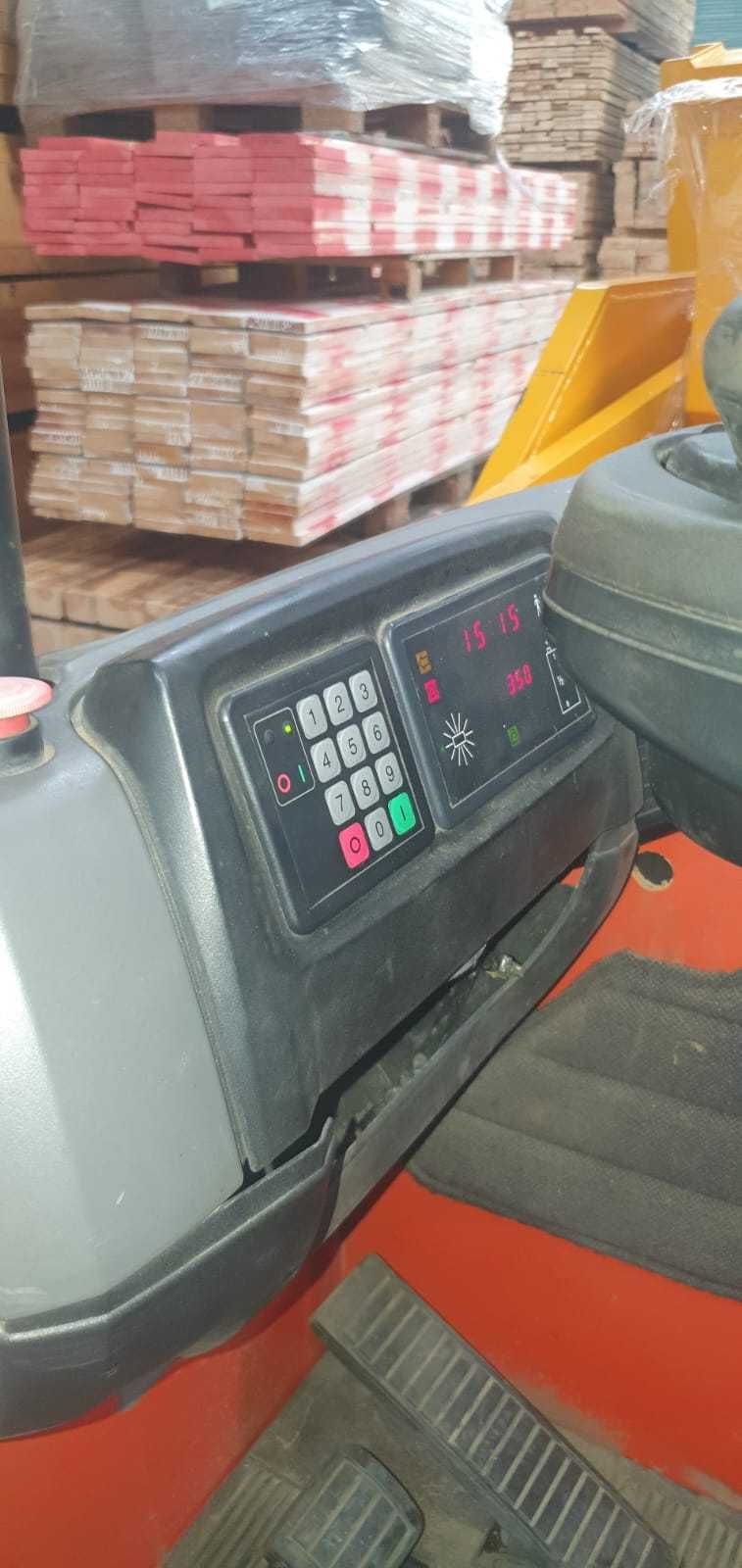 Empilhador Retráctil "TOYOTA" Eléctrico. Mod. BT RR E 160