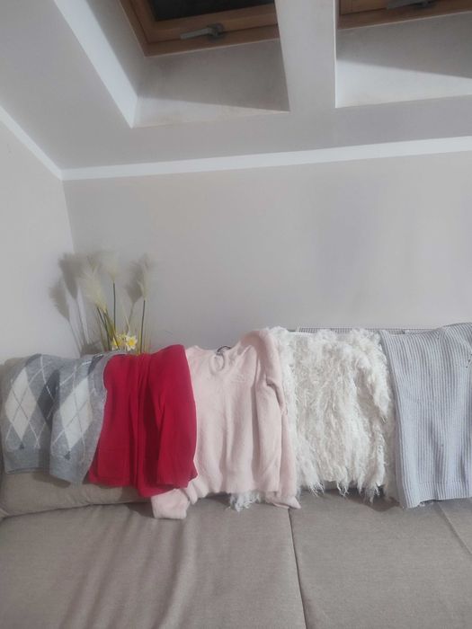 Sprzedam Komplet 5 sweterków