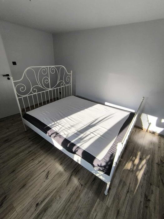 Łóżko małżeńskie