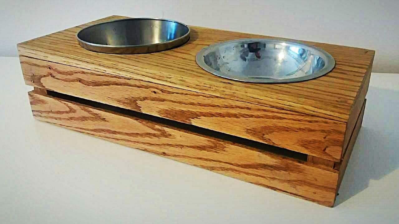 Drewniany stojak/podstawka na miski dla kota bądź psa