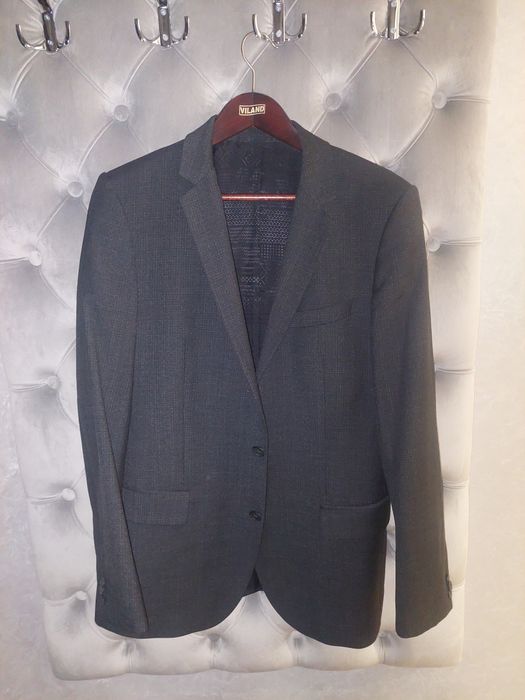 Піджак  Hugo Boss весняно-літній.