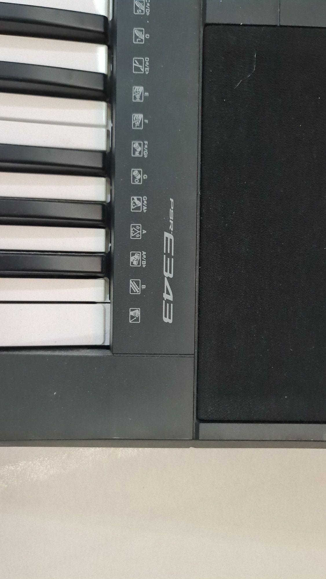 Yamaha PSR-E343 keyboard