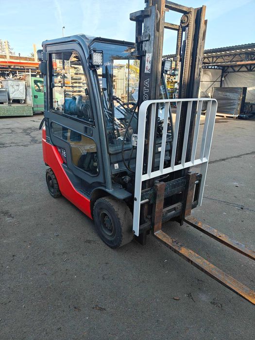 wózek TOYOTA 8FG15 - 1500kg, LPG, kabina, nagrzewnica