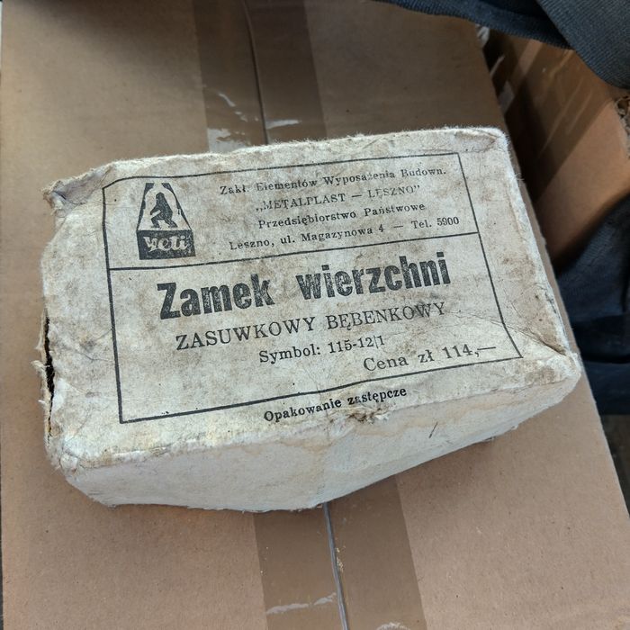 Zamek wierzchni z prl