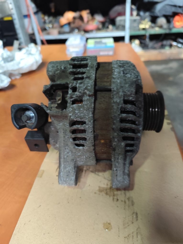 Alternator Citroen C4 Picasso C5 II 2.0 16V Peugeot 307 207