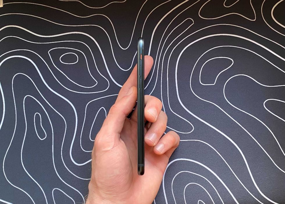 Почти новый - iPhone SE 2022 - 64 гб - 85% АКБ - MIDNIGHT - NEVERLOCK