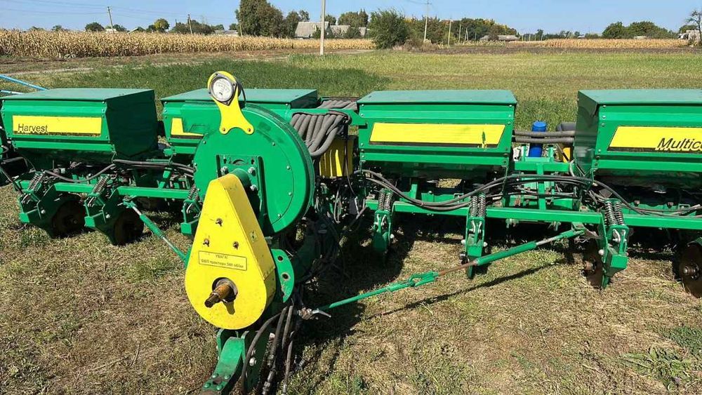 Сівалка комбінована, начіпна, просапна, з маркуванням Multicorn 560