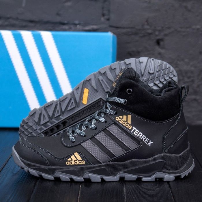 Зимові кросівки чоловічі шкіряні на хутрі Adidas terrex 40-45р