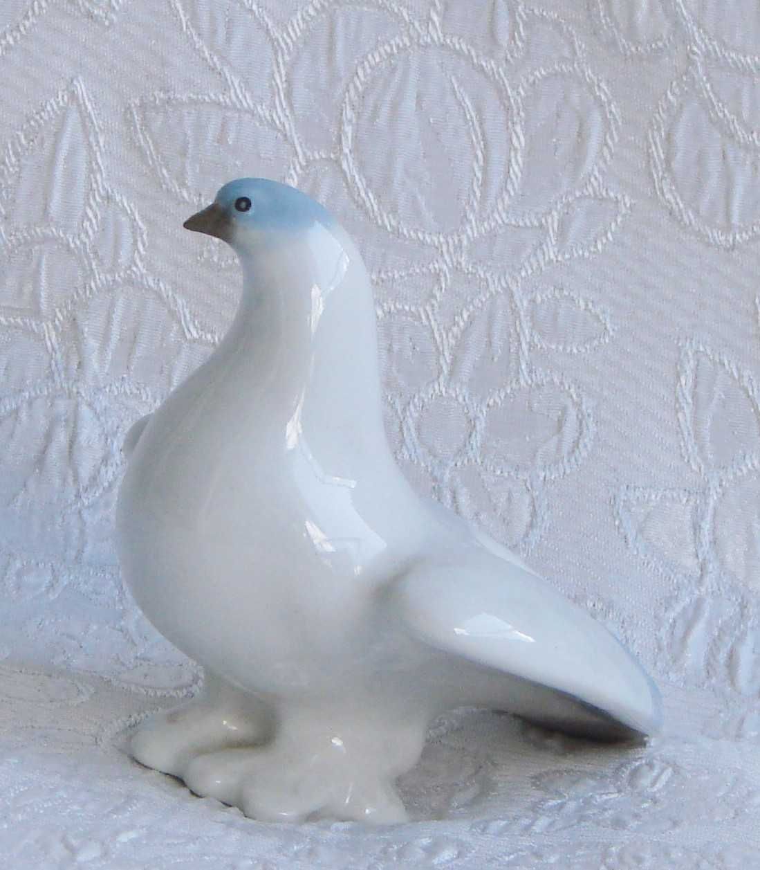 figurka porcelana sygnatura