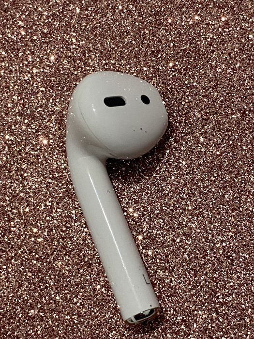 Продам навушники airpods 2 ліве а2031 стар нормальний