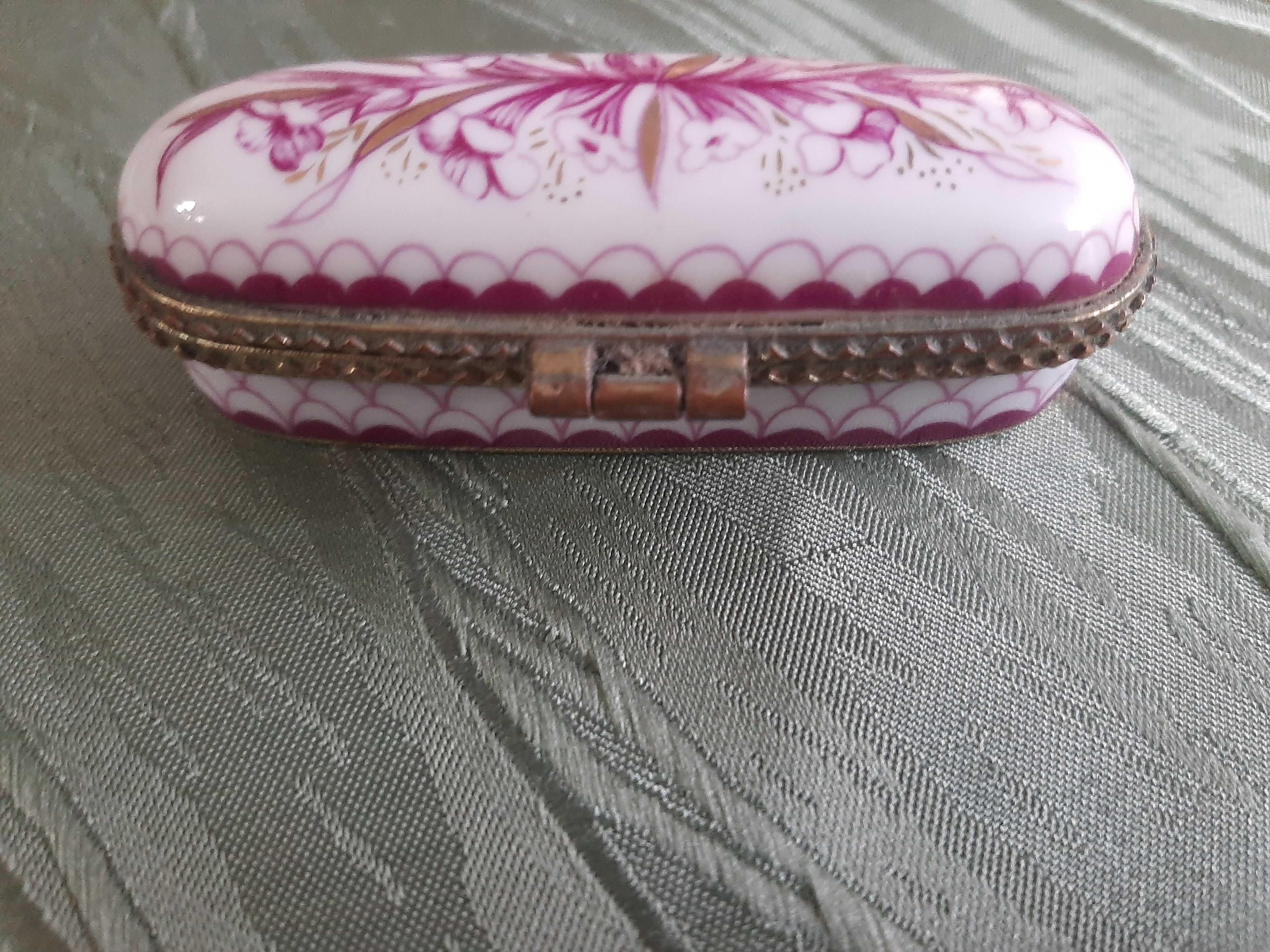 Caixa Porta agulhas em Porcelana da Porcel