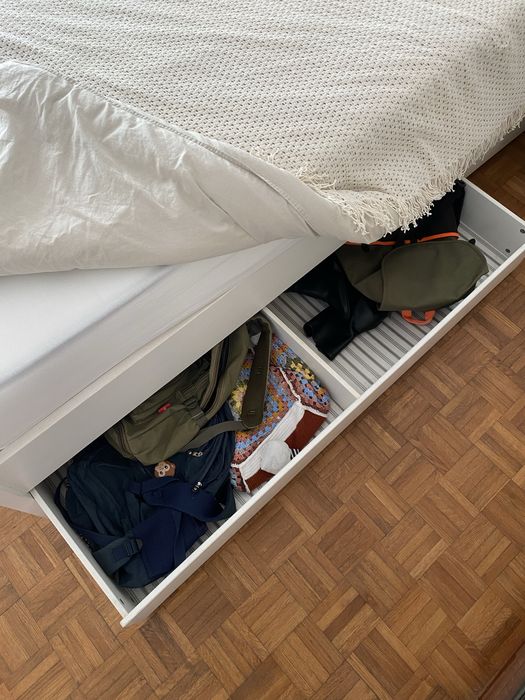 Cama Ikea com gavetoes