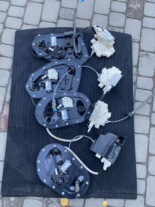 Дотяжки audi q7 4m доводчики дотягувачі присоски дверей