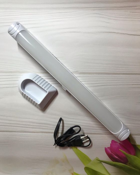Якісна та яскрава LED лампа на аккумуляторі  2400 mAh