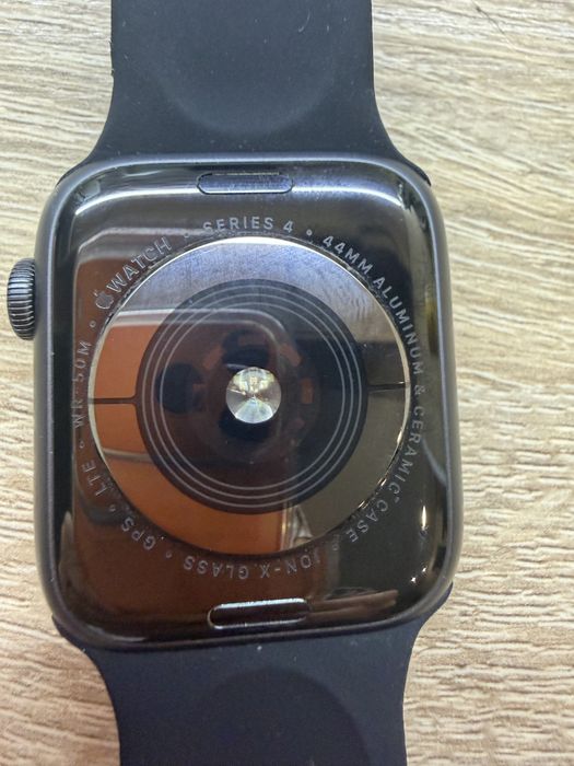 Apple Watch 4, 44 mm. LTE+GPS