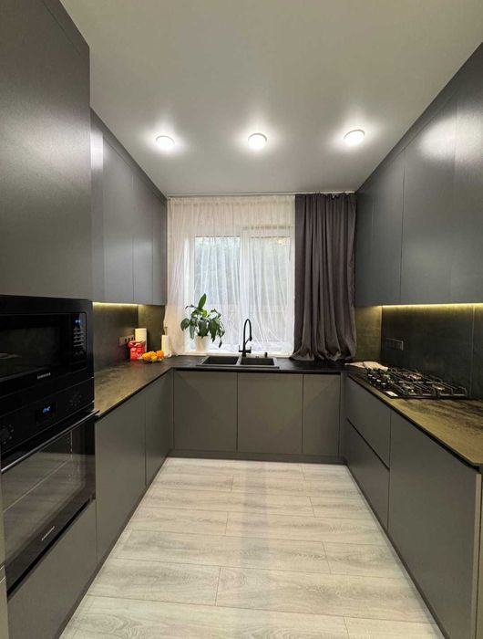 Современный 2-х этажный дом в Усатово, с евроремонтом!