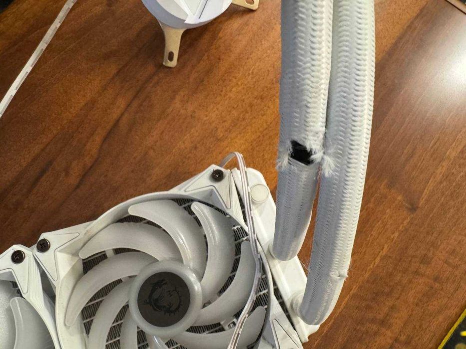 Система водяного охолодження MSI MAG CoreLiquid 240R V2 White