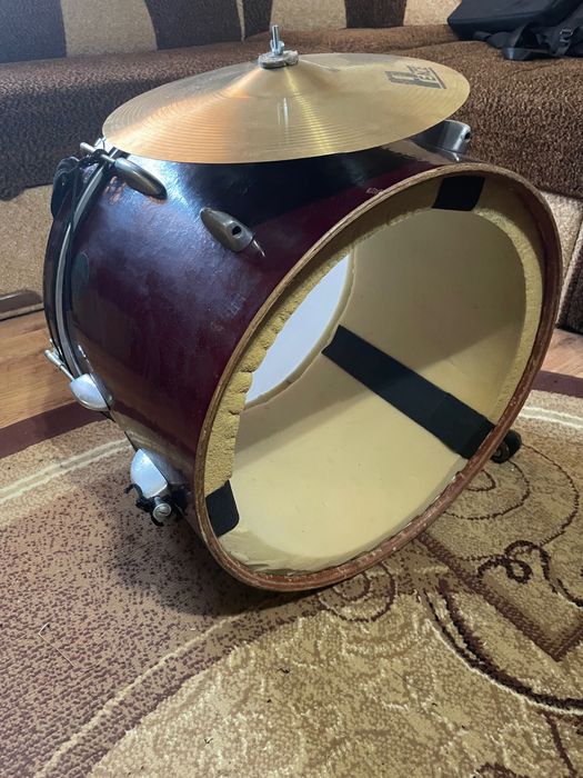 Продам бубен гарний стан басистий звук розмір, 15х20дюймів
