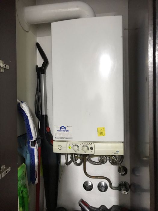 Caldeira mural com avaria