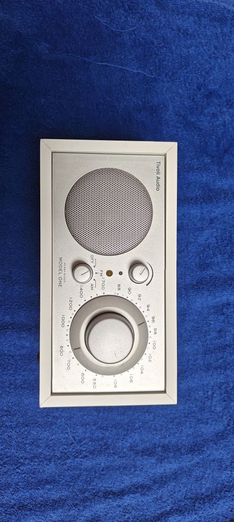 Rádio Tivoli Audio Model One