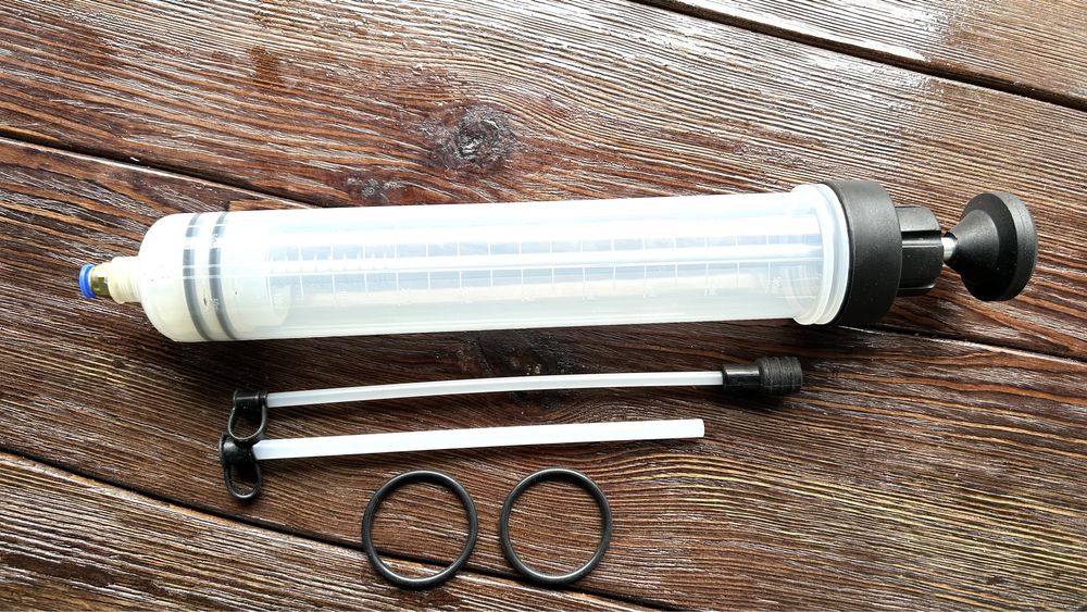 Шприц автомобильный 500 мл или 200 мл экстрактор