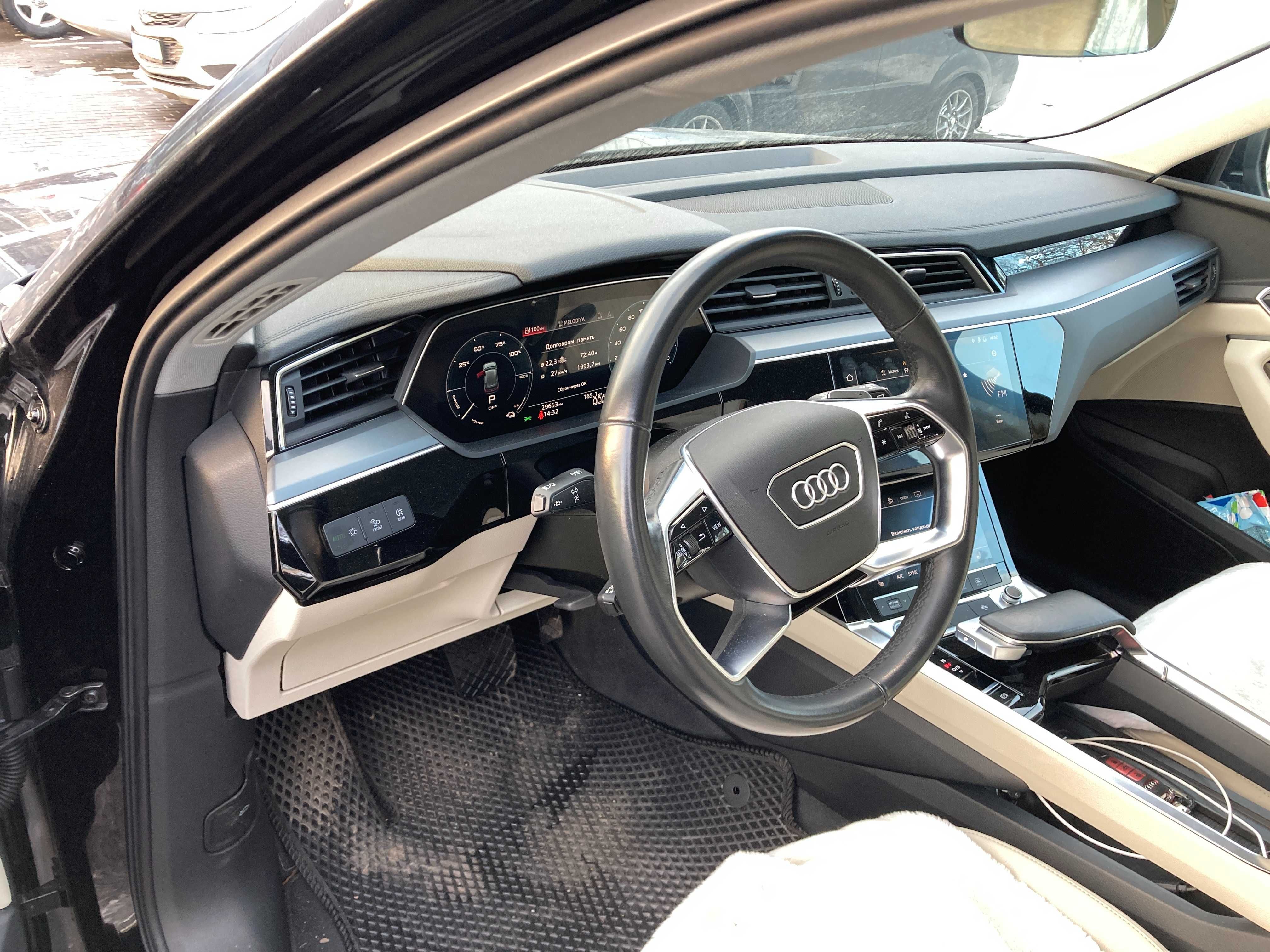 Продам Audi etron