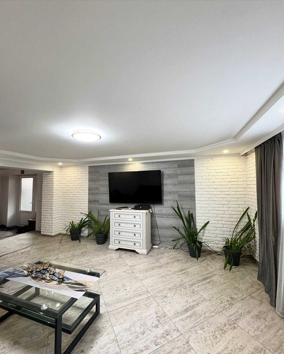 Ексклюзив від DOM-X продається будинок в центрі міста