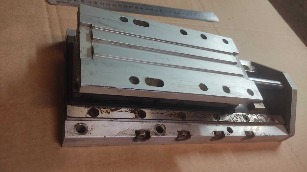 Stół przesuwny oś Z prowadnica wrzeciono HSD frezarka cnc pneumatyczny