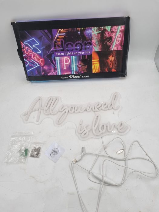 Napis neonowy All you need is love