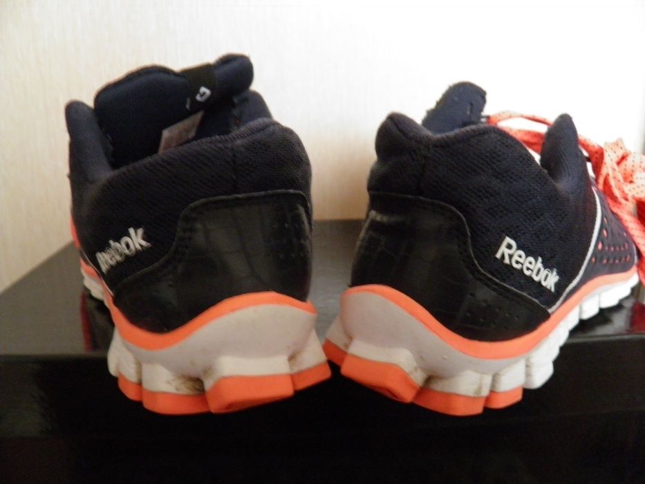 REEBOK damskie do joggingu 39..