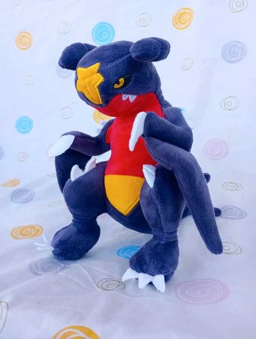 Pokémon peluche garchomp